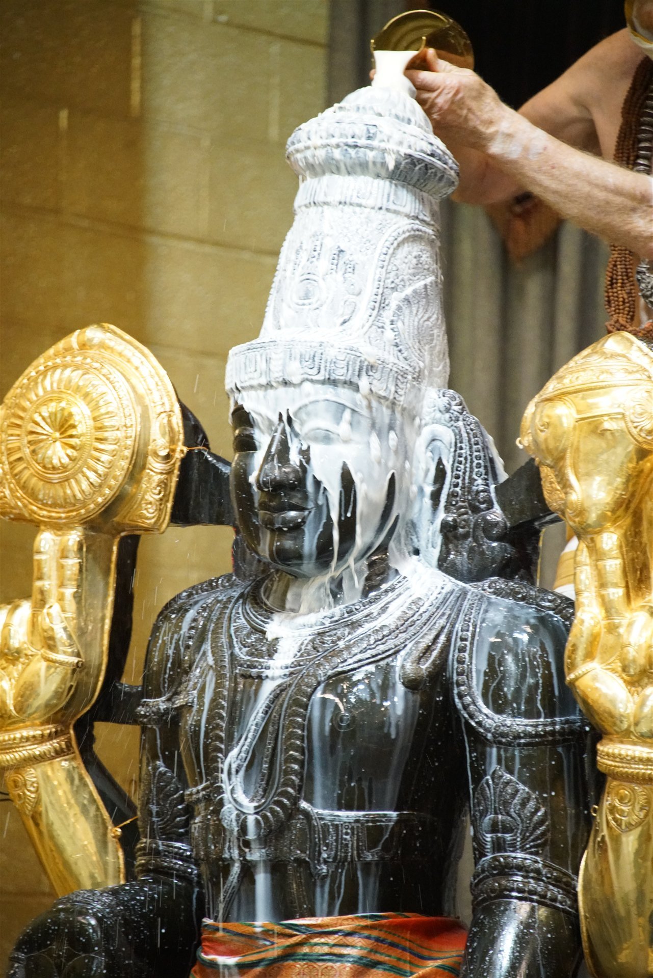 Tirumanjana Seva