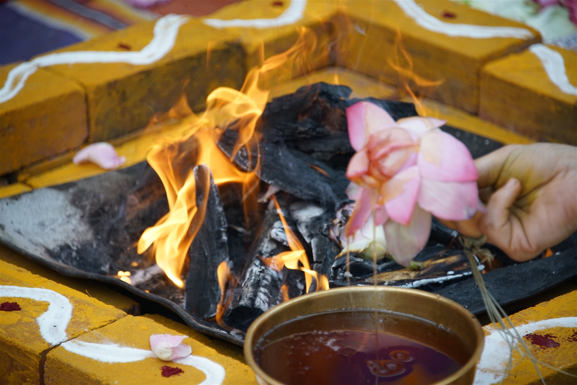 Guru Mantra Samanvita Sri Suktha Homa